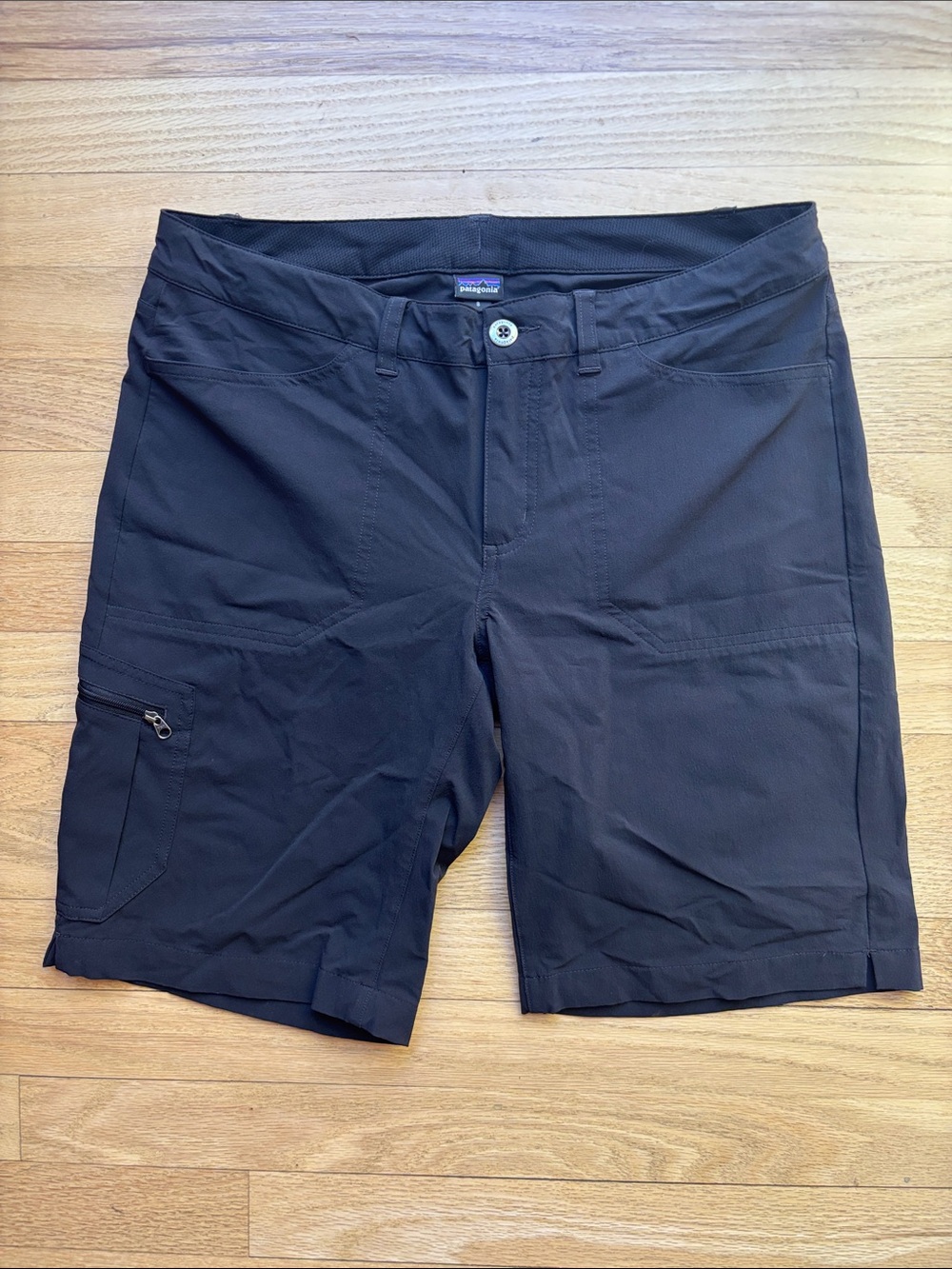 Patagonia Women’s Size 8 Tribune Shorts 10”Hybrid Stretch Shorts Black #58180